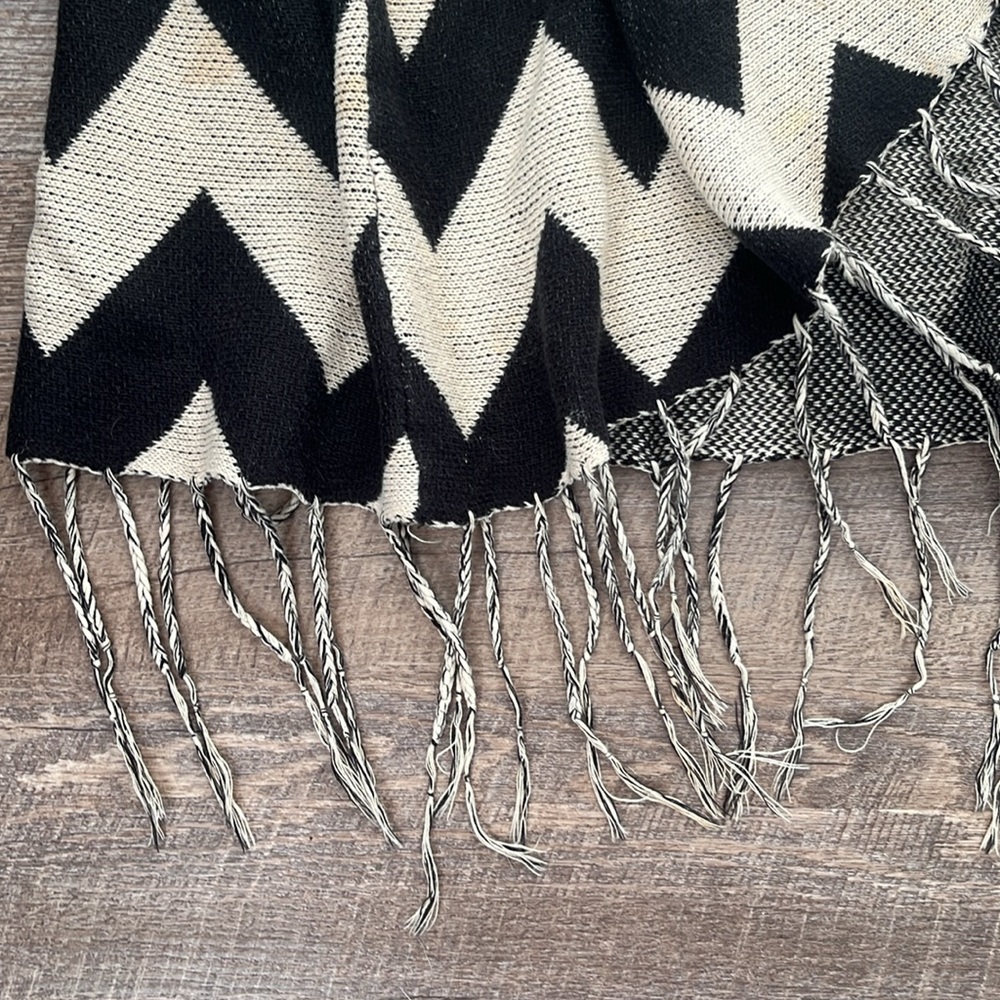 Tate Sweater - Picture 5 of 7
